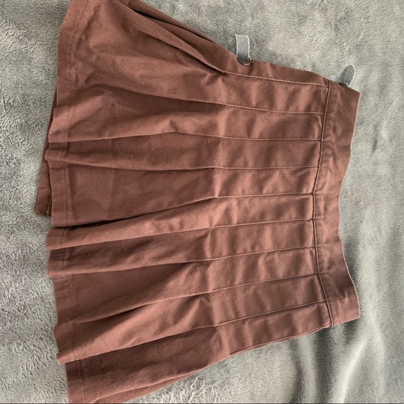 Brown Pleated Skirt with Buckles - Picture 2 of 3